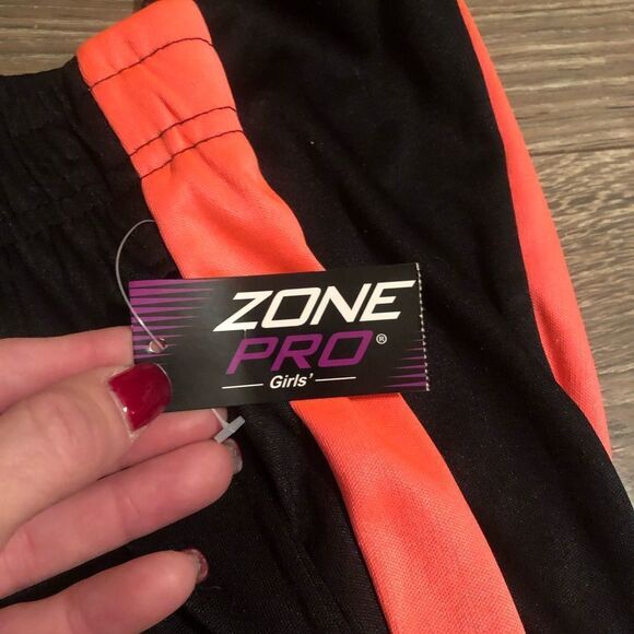 Brand new With Tags Girls Athletic Pants Size 6 Black and‎ Orange - Picture 4 of 5